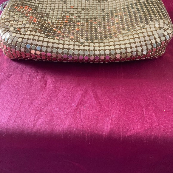 DEC 15 LAST DAY! CLEARANCE: Gold Mesh Purse - Picture 3 of 6